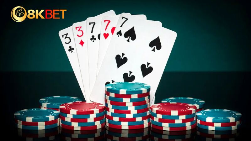 Hiểu rõ cách xếp hạng bài Poker là điều cơ bản nhất 